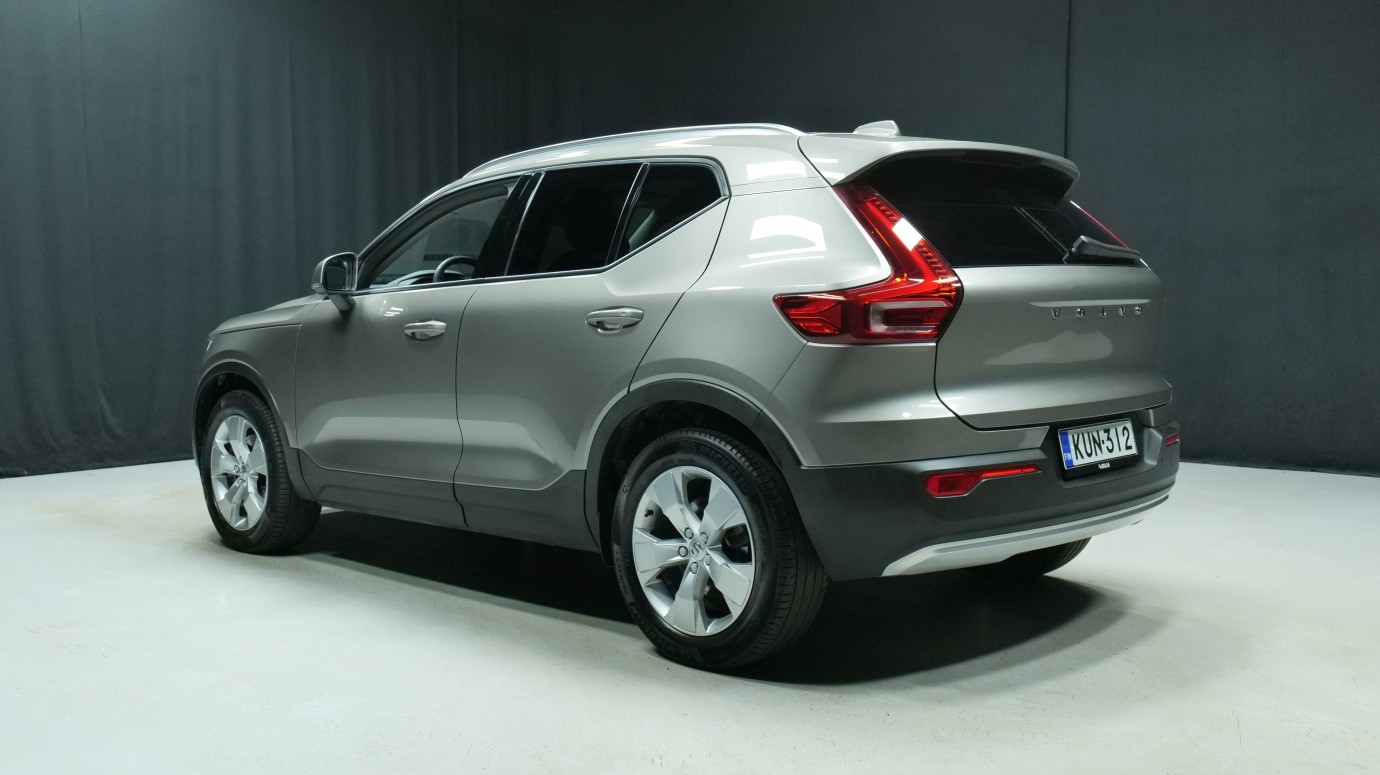 Esittelykuva Volvo XC40 bensiiniautosta.