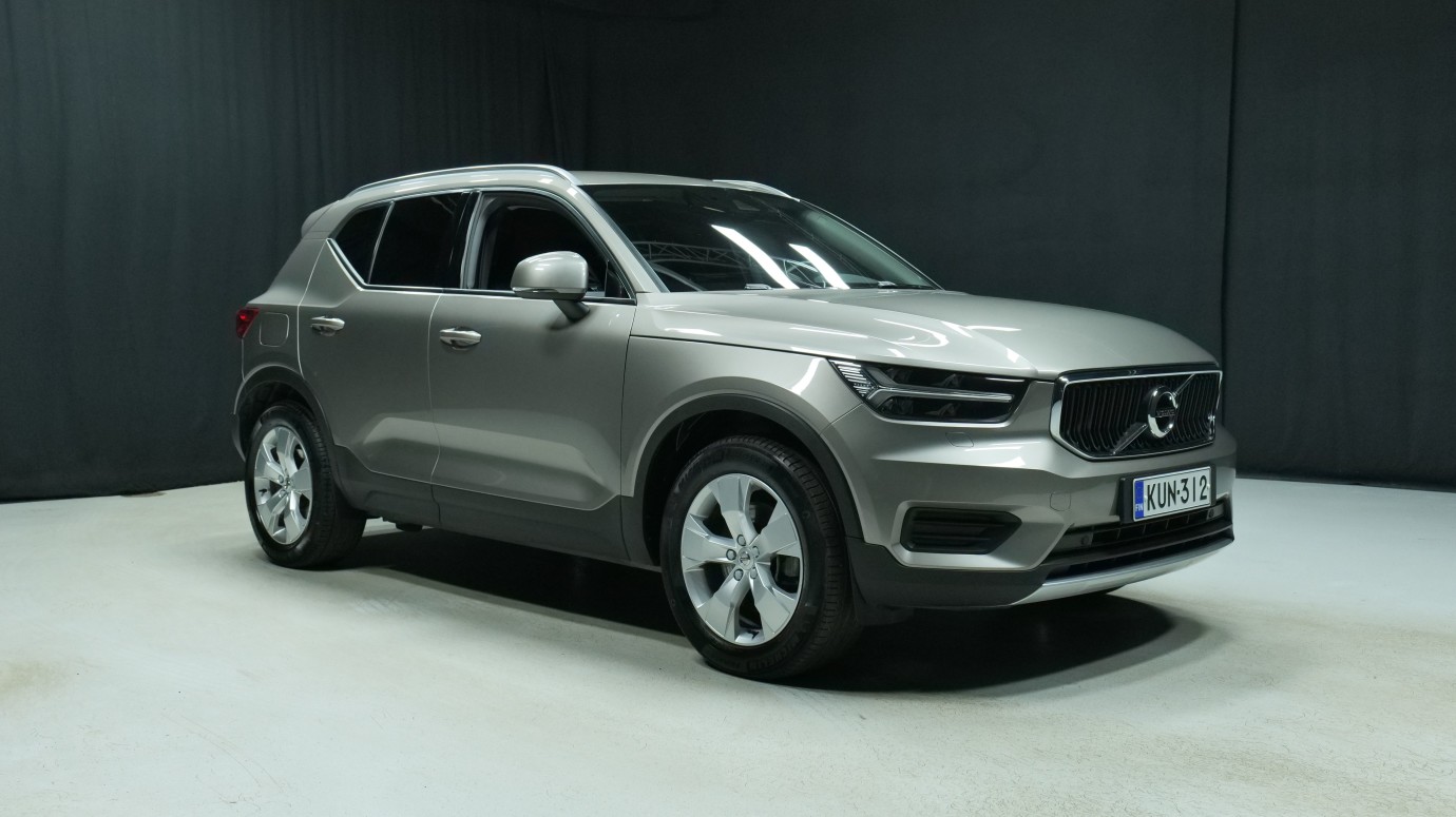 Esittelykuva Volvo XC40 bensiiniautosta.
