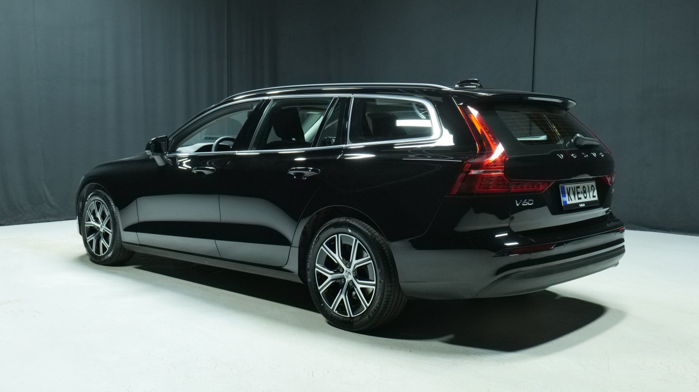 Esittelykuva Volvo V60 bensiiniautosta.