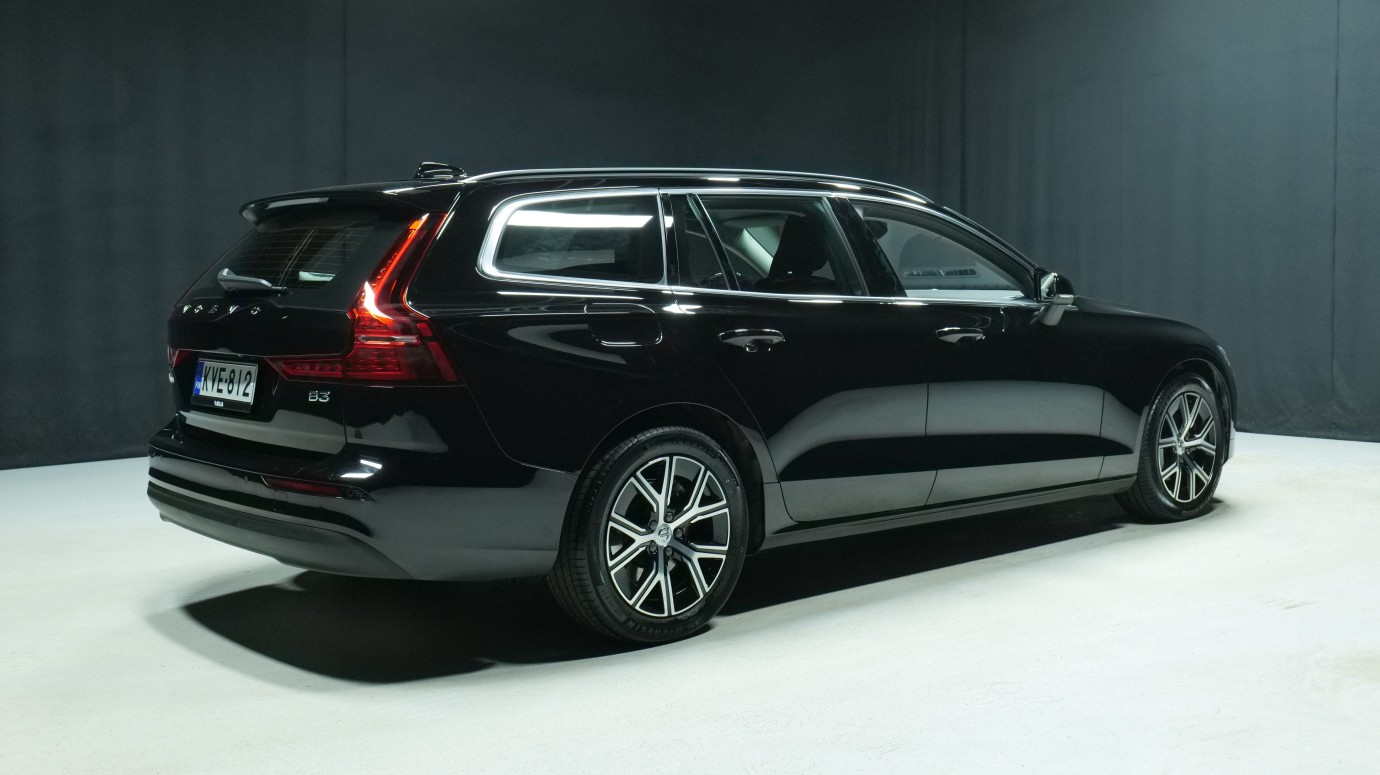 Esittelykuva Volvo V60 bensiiniautosta.