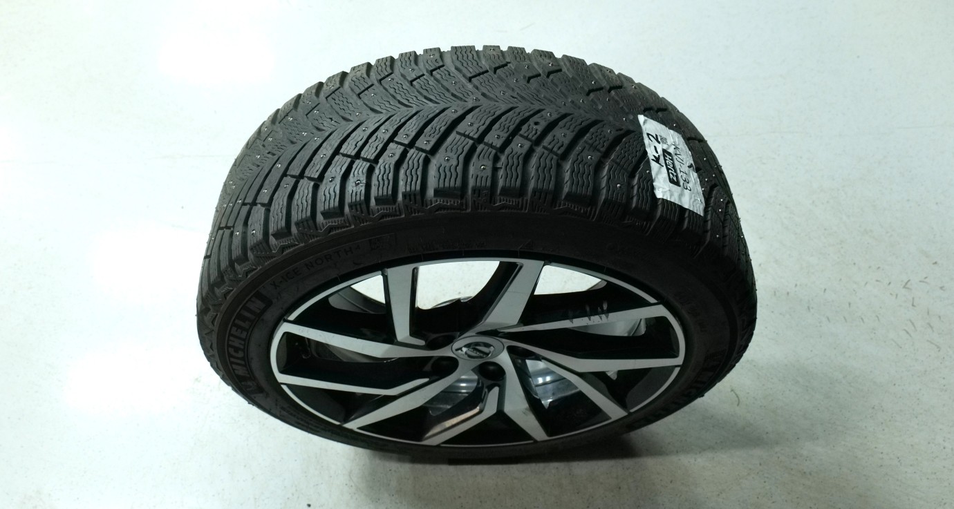 Esittelykuva Volvo V60 bensiiniautosta.