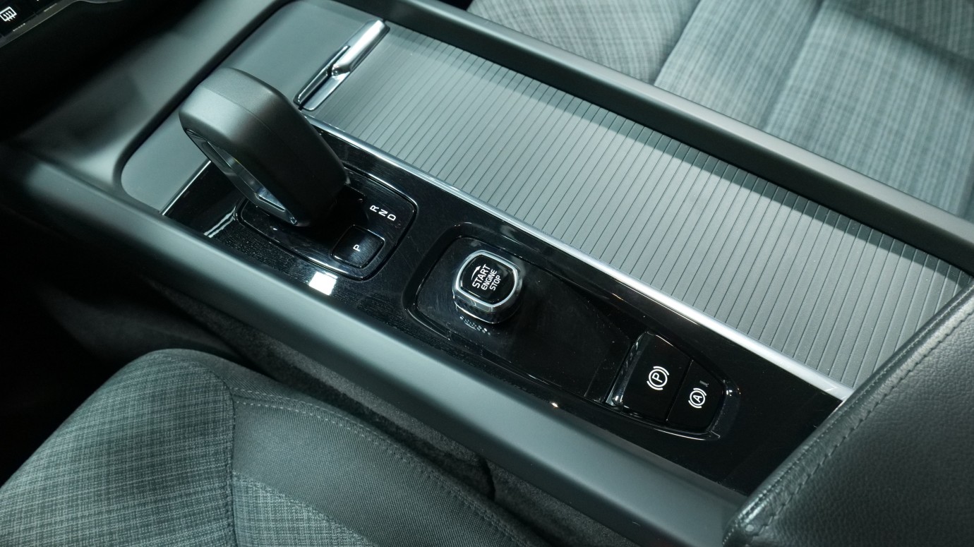 Esittelykuva Volvo V60 bensiiniautosta.