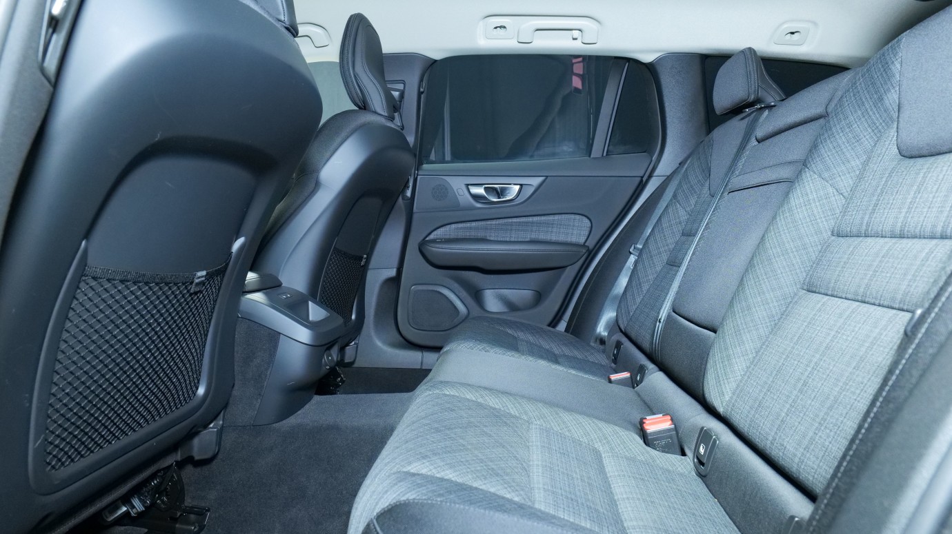 Esittelykuva Volvo V60 bensiiniautosta.
