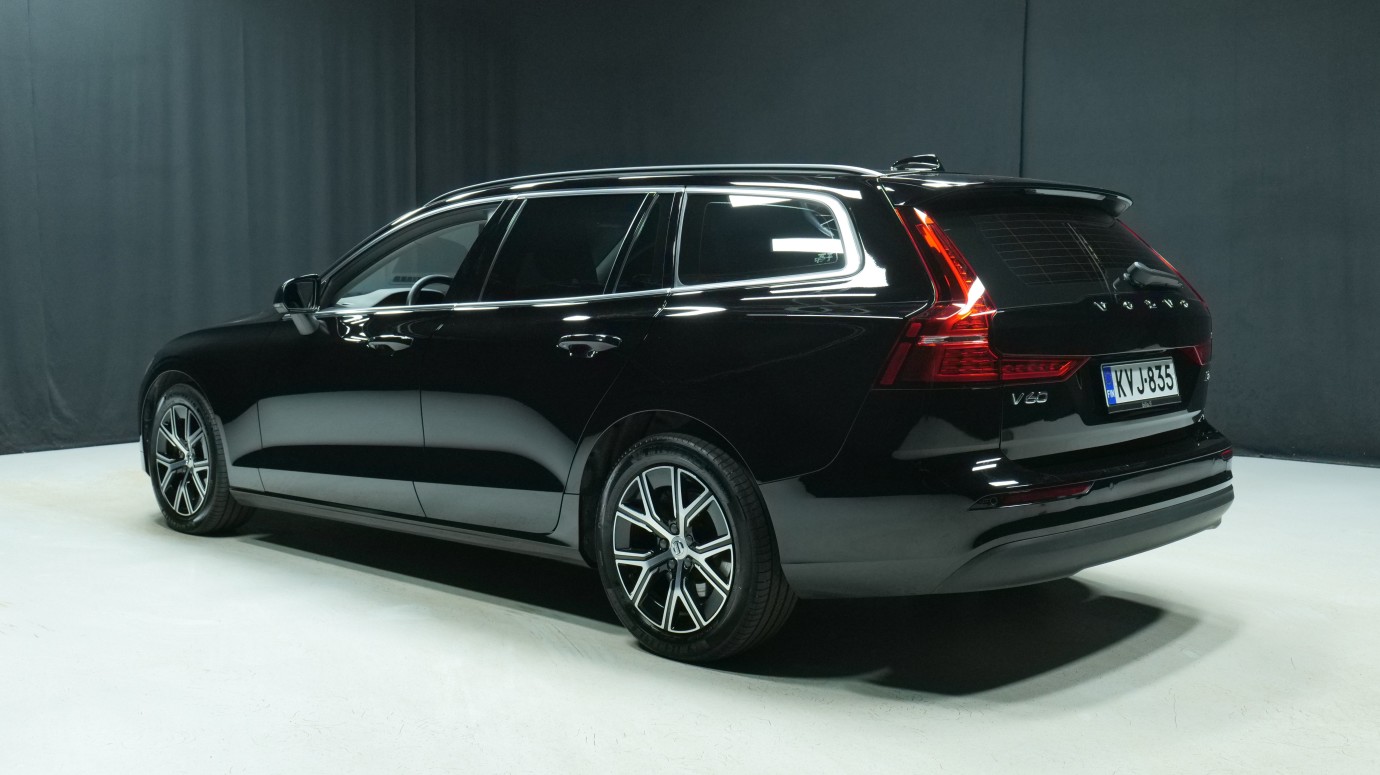 Esittelykuva Volvo V60 bensiiniautosta.