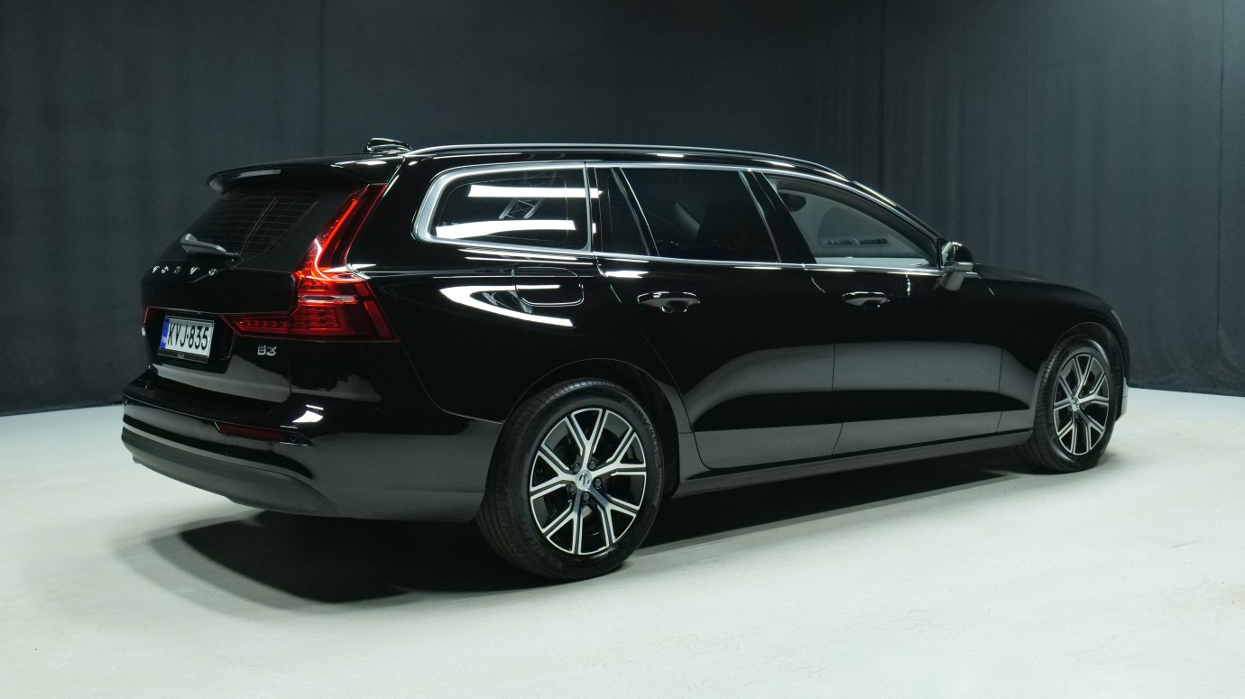 Esittelykuva Volvo V60 bensiiniautosta.