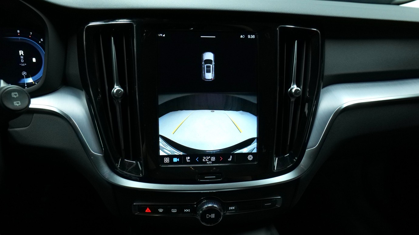 Esittelykuva Volvo V60 bensiiniautosta.
