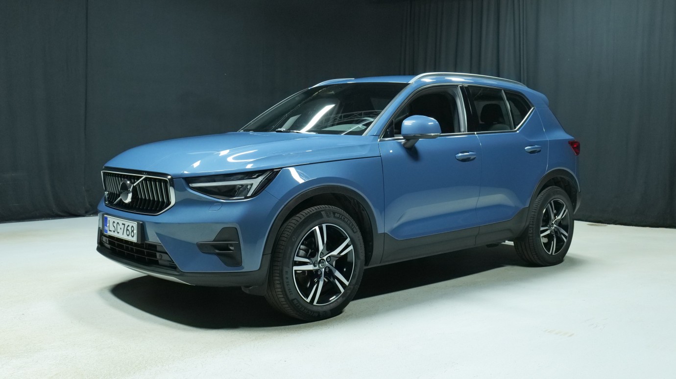 Esittelykuva Volvo XC40 bensiiniautosta.