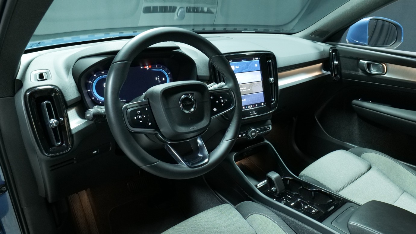 Esittelykuva Volvo XC40 bensiiniautosta.