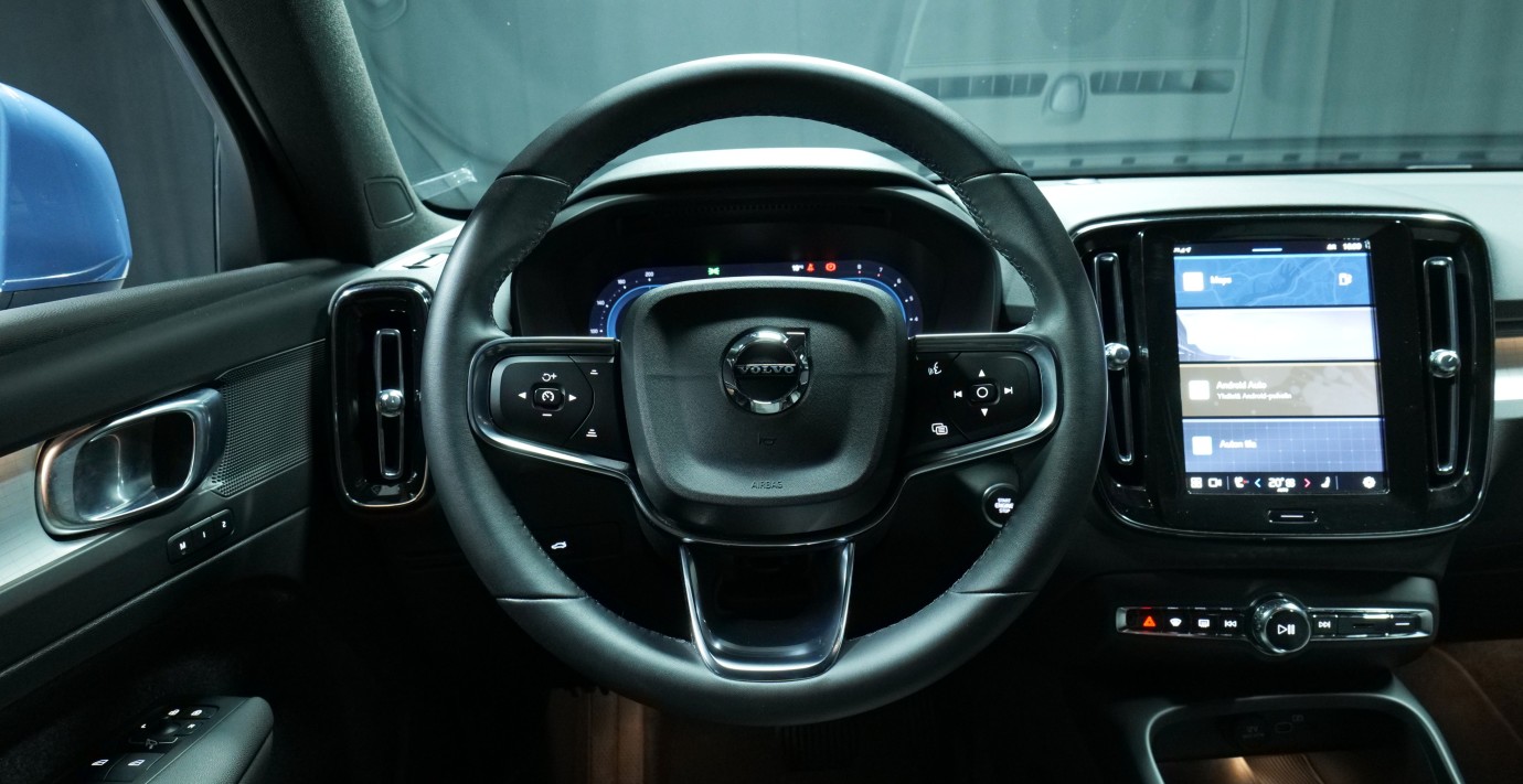 Esittelykuva Volvo XC40 bensiiniautosta.