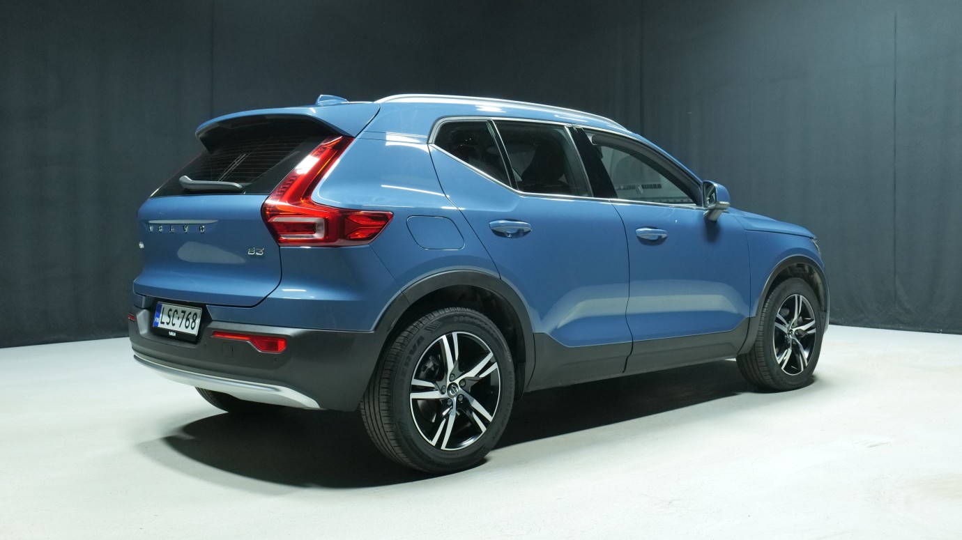 Esittelykuva Volvo XC40 bensiiniautosta.
