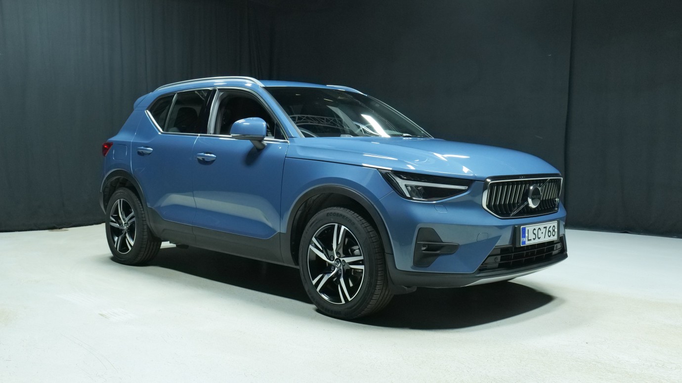 Esittelykuva Volvo XC40 bensiiniautosta.