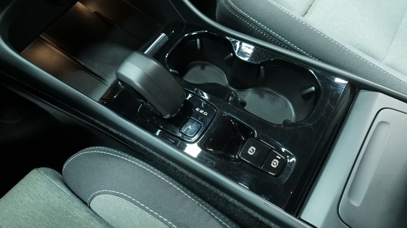 Esittelykuva Volvo XC40 bensiiniautosta.