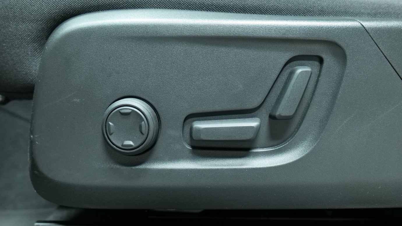 Esittelykuva Volvo XC40 bensiiniautosta.
