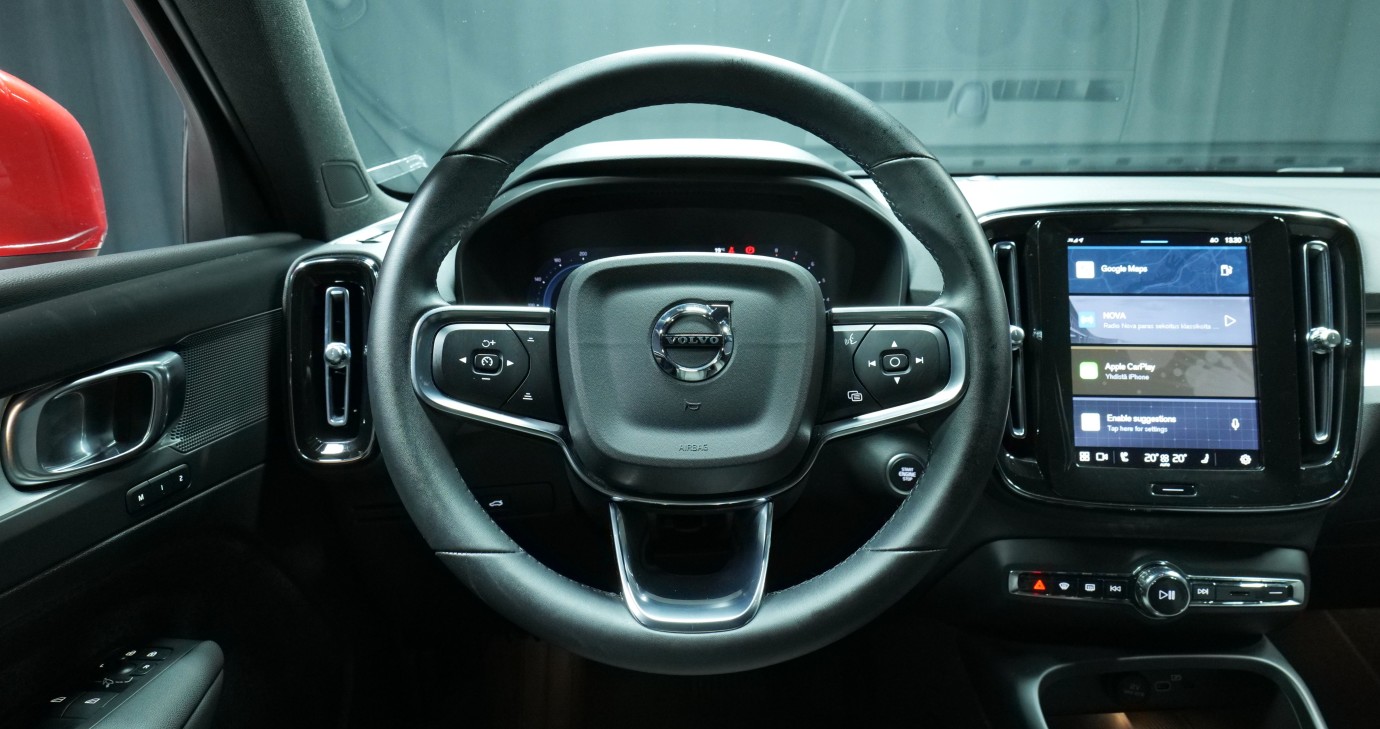 Esittelykuva Volvo XC40 bensiiniautosta.