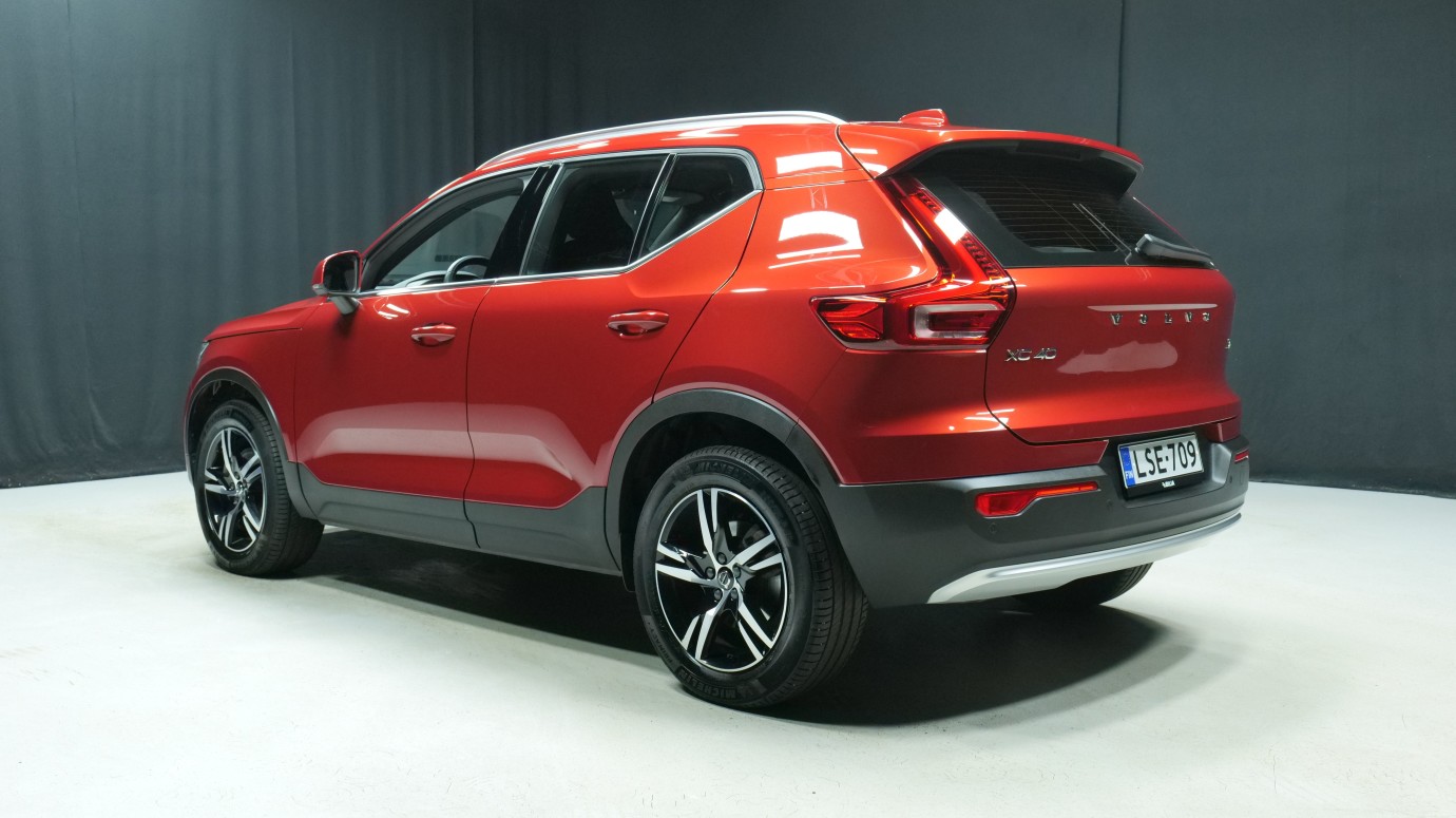 Esittelykuva Volvo XC40 bensiiniautosta.