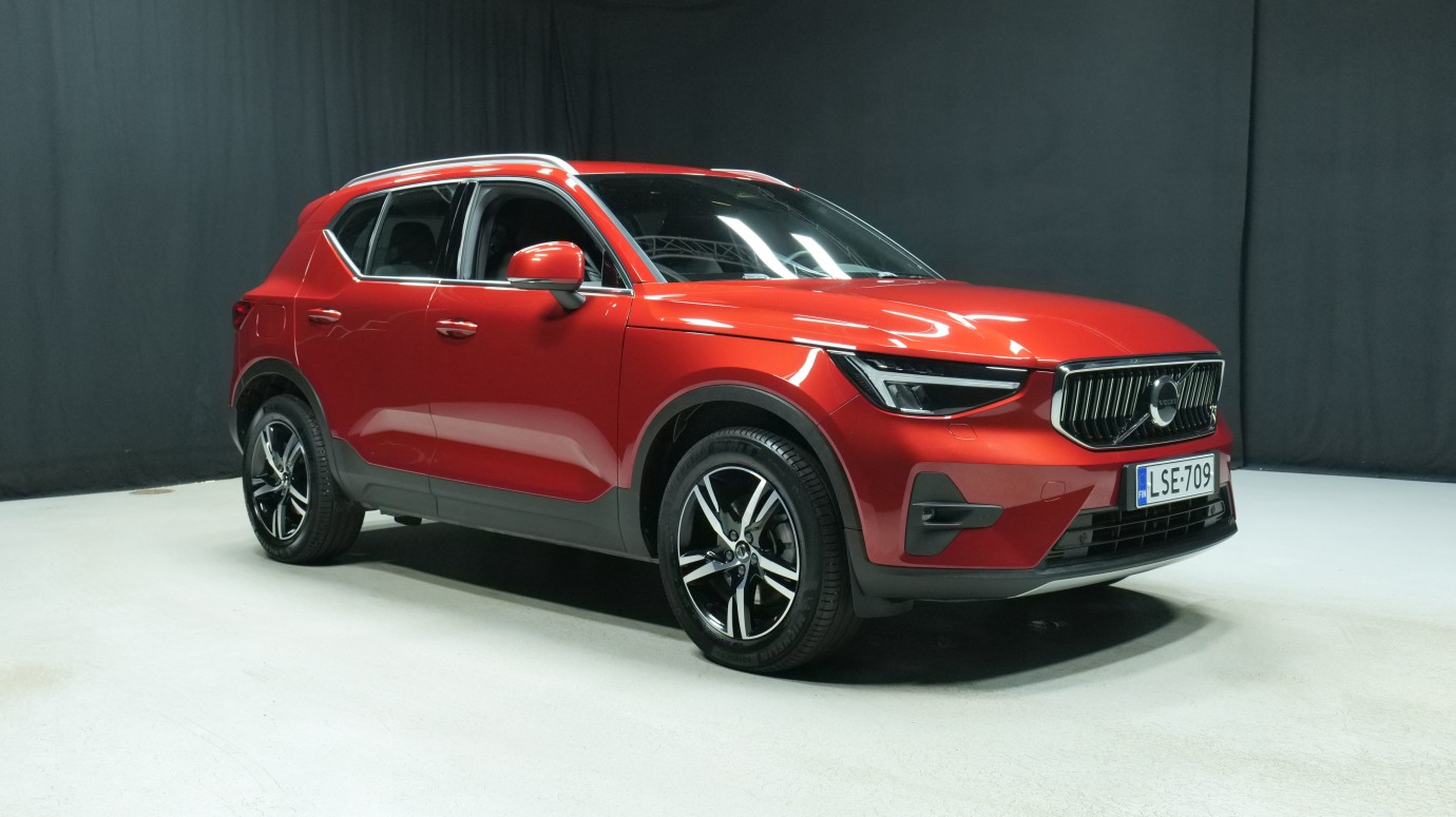 Esittelykuva Volvo XC40 bensiiniautosta.