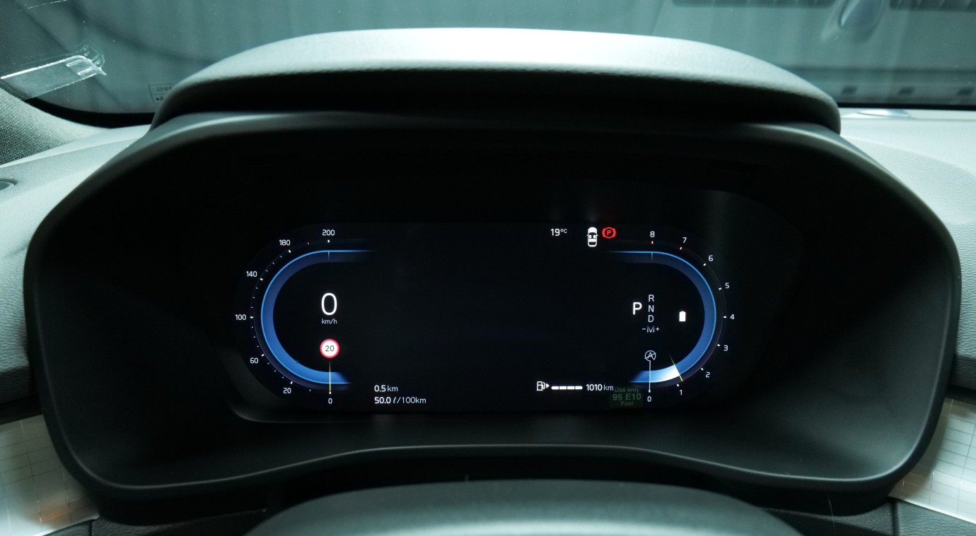 Esittelykuva Volvo XC40 bensiiniautosta.
