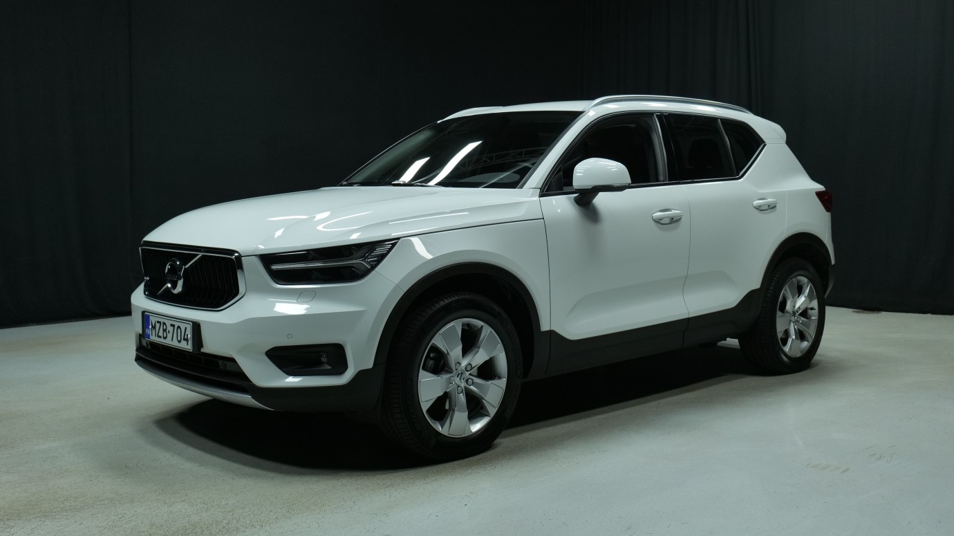 Esittelykuva Volvo XC40 bensiiniautosta.
