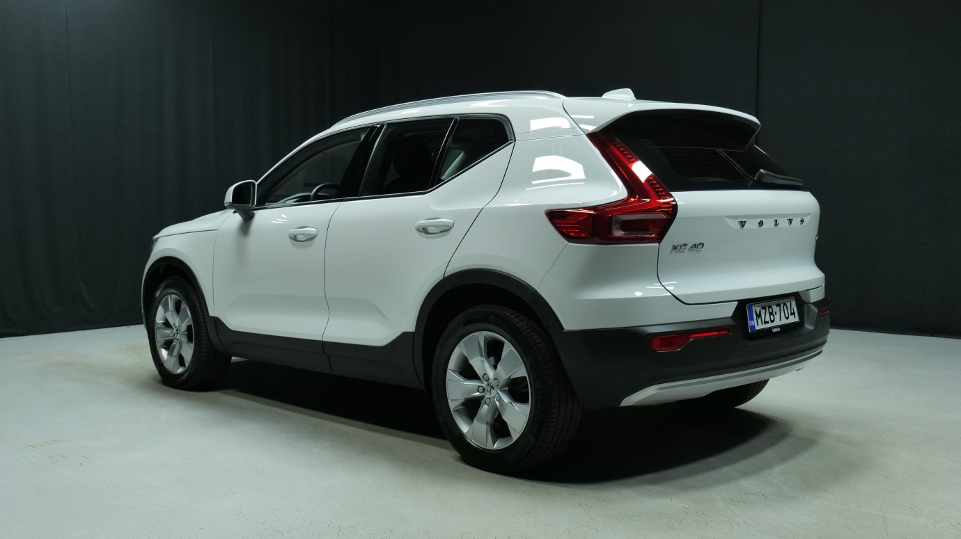Esittelykuva Volvo XC40 bensiiniautosta.