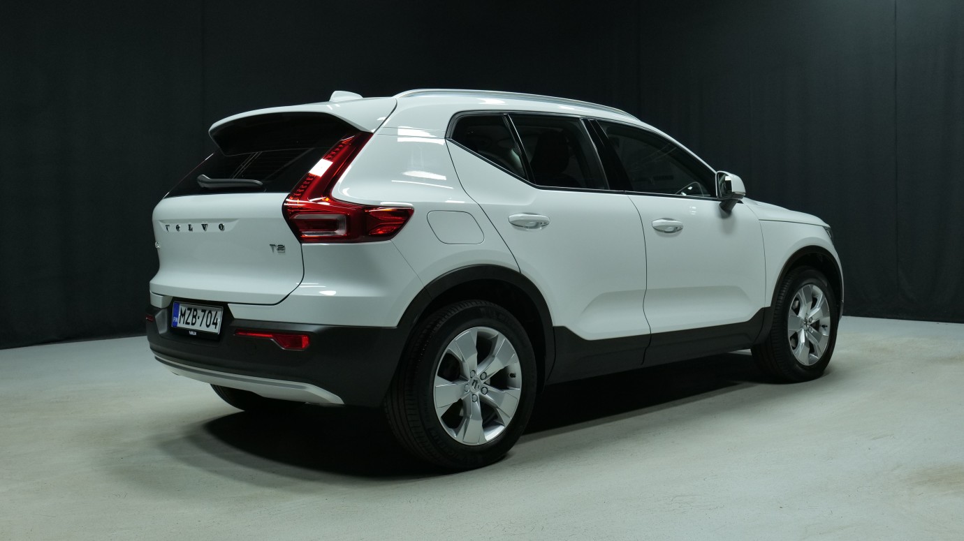 Esittelykuva Volvo XC40 bensiiniautosta.