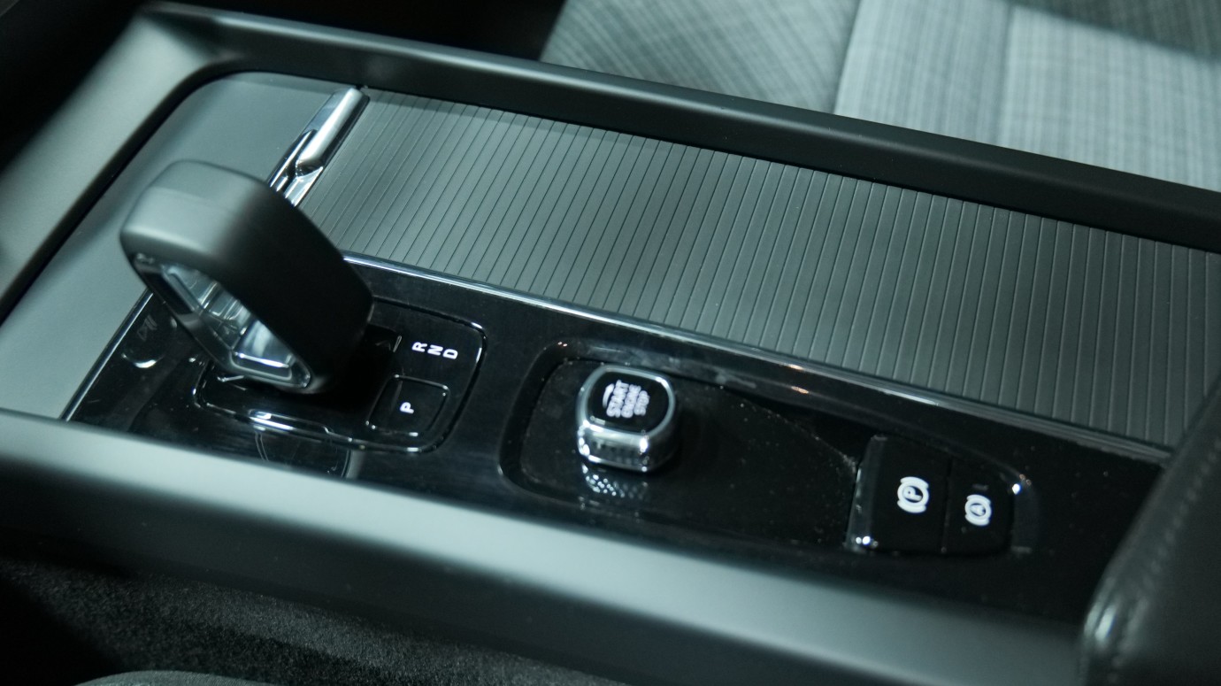 Esittelykuva Volvo V60 bensiiniautosta.