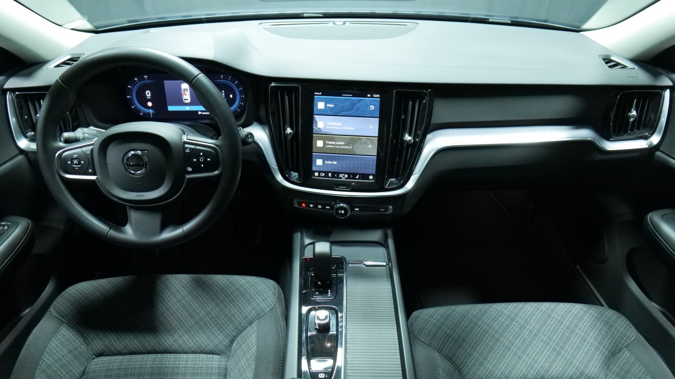 Esittelykuva Volvo V60 bensiiniautosta.