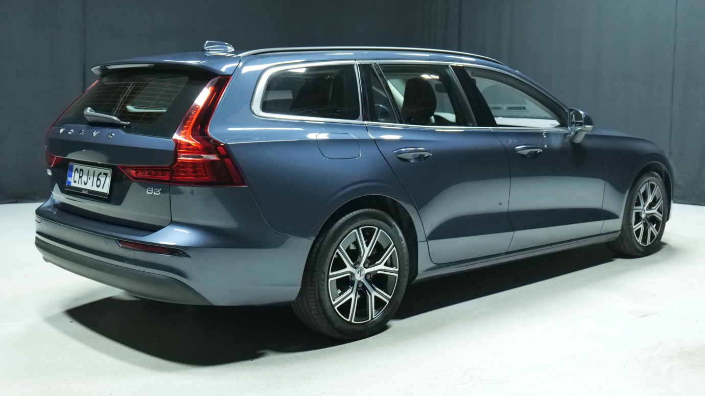 Esittelykuva Volvo V60 bensiiniautosta.