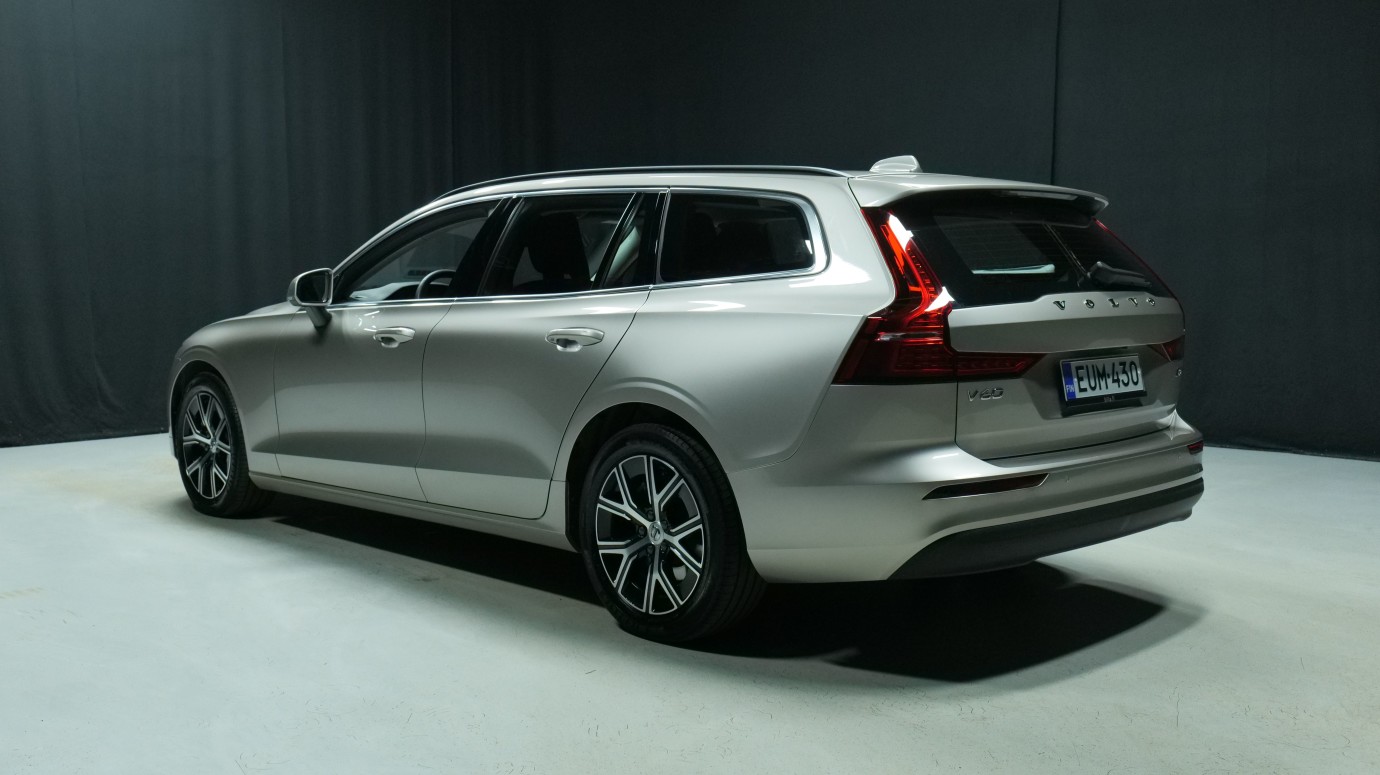 Esittelykuva Volvo V60 bensiiniautosta.