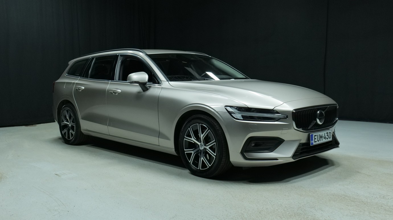 Esittelykuva Volvo V60 bensiiniautosta.