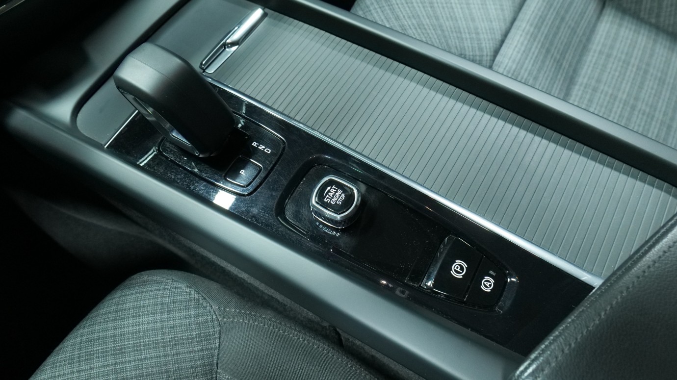 Esittelykuva Volvo V60 bensiiniautosta.