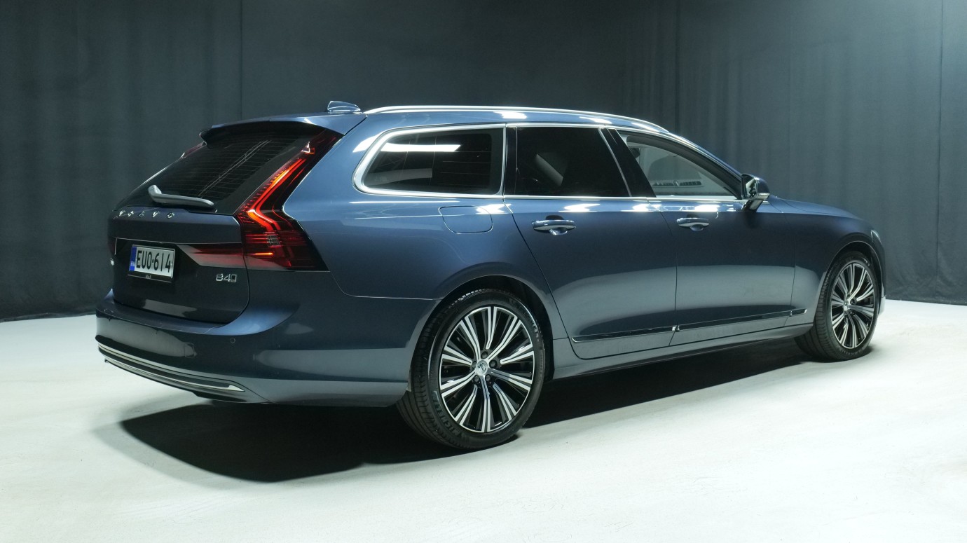 Esittelykuva Volvo V90 dieselautosta.