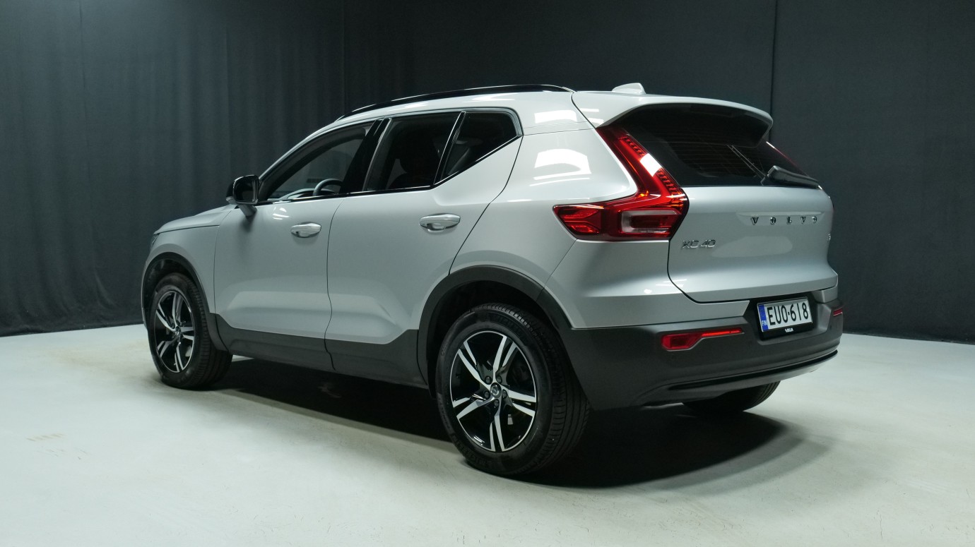 Esittelykuva Volvo XC40 bensiiniautosta.