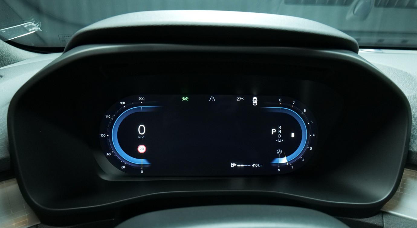 Esittelykuva Volvo XC40 bensiiniautosta.