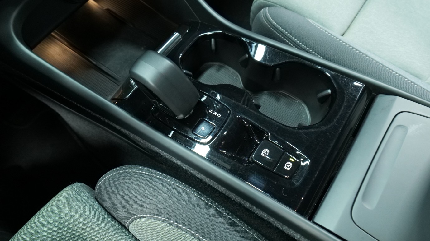 Esittelykuva Volvo XC40 bensiiniautosta.