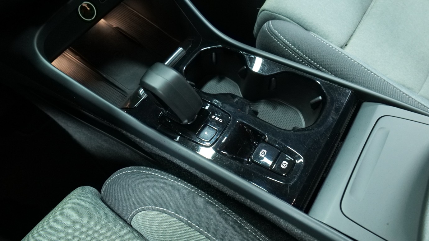Esittelykuva Volvo XC40 bensiiniautosta.