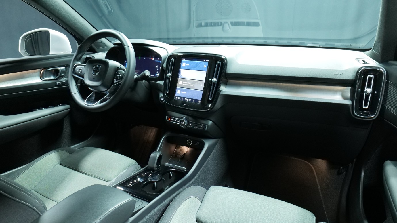 Esittelykuva Volvo XC40 bensiiniautosta.