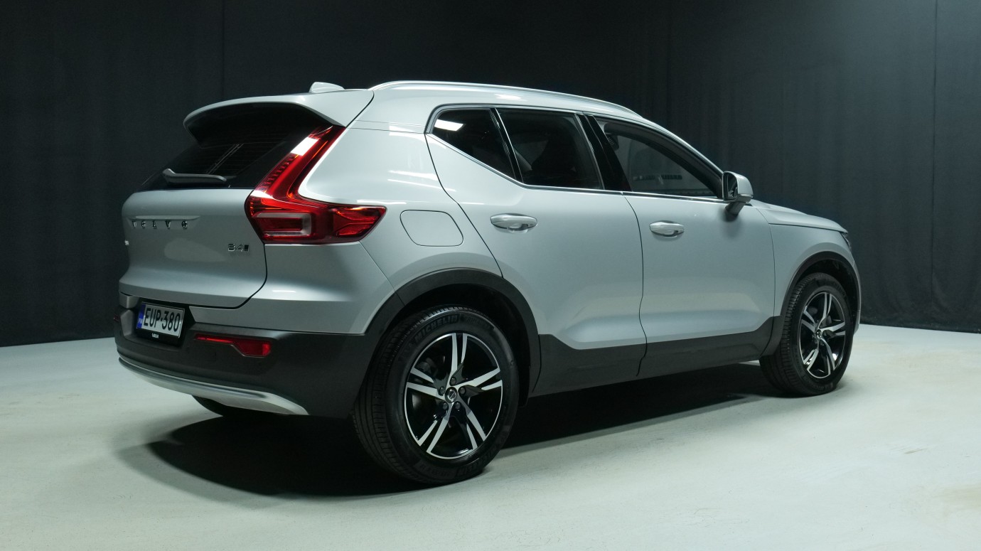 Esittelykuva Volvo XC40 bensiiniautosta.