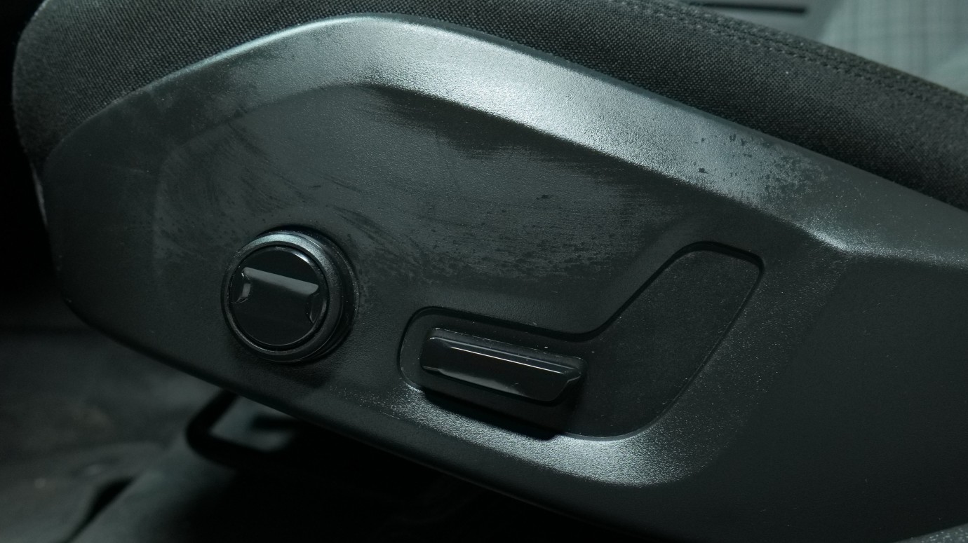Esittelykuva Volvo V60 bensiiniautosta.