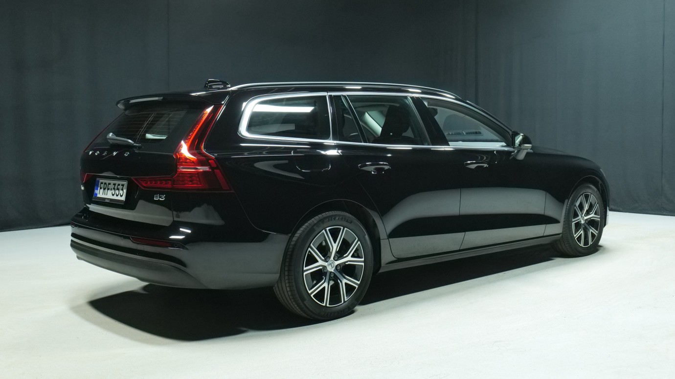 Esittelykuva Volvo V60 bensiiniautosta.