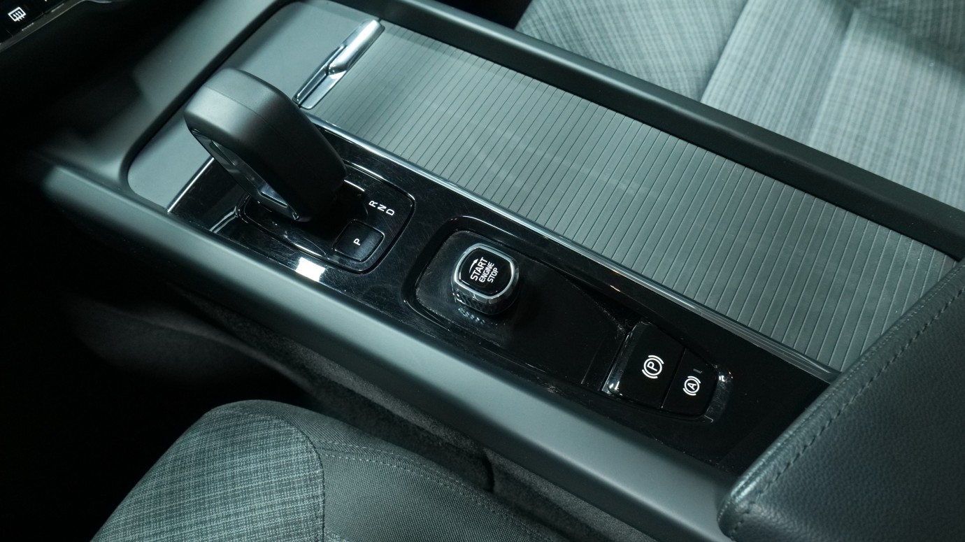 Esittelykuva Volvo V60 bensiiniautosta.