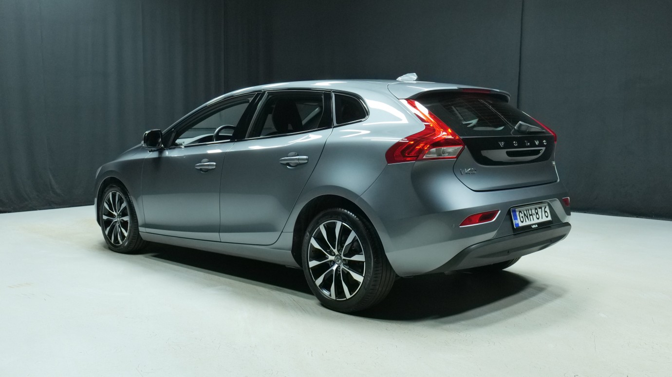 Esittelykuva Volvo V40 bensiiniautosta.