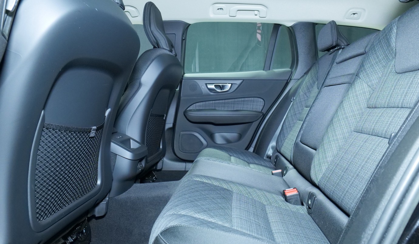 Esittelykuva Volvo V60 bensiiniautosta.