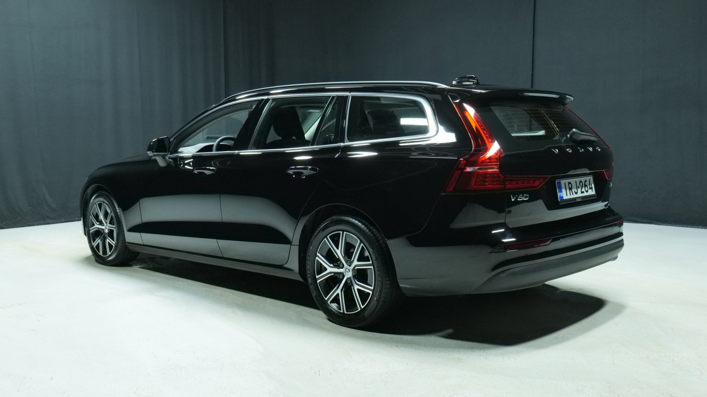 Esittelykuva Volvo V60 bensiiniautosta.