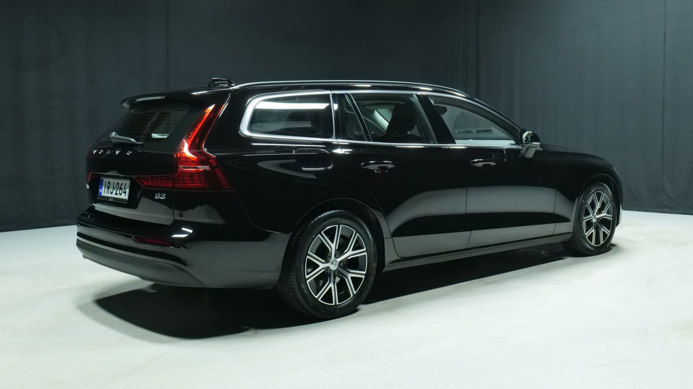 Esittelykuva Volvo V60 bensiiniautosta.