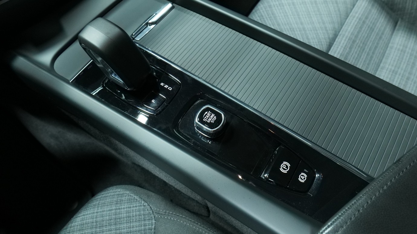 Esittelykuva Volvo V60 bensiiniautosta.