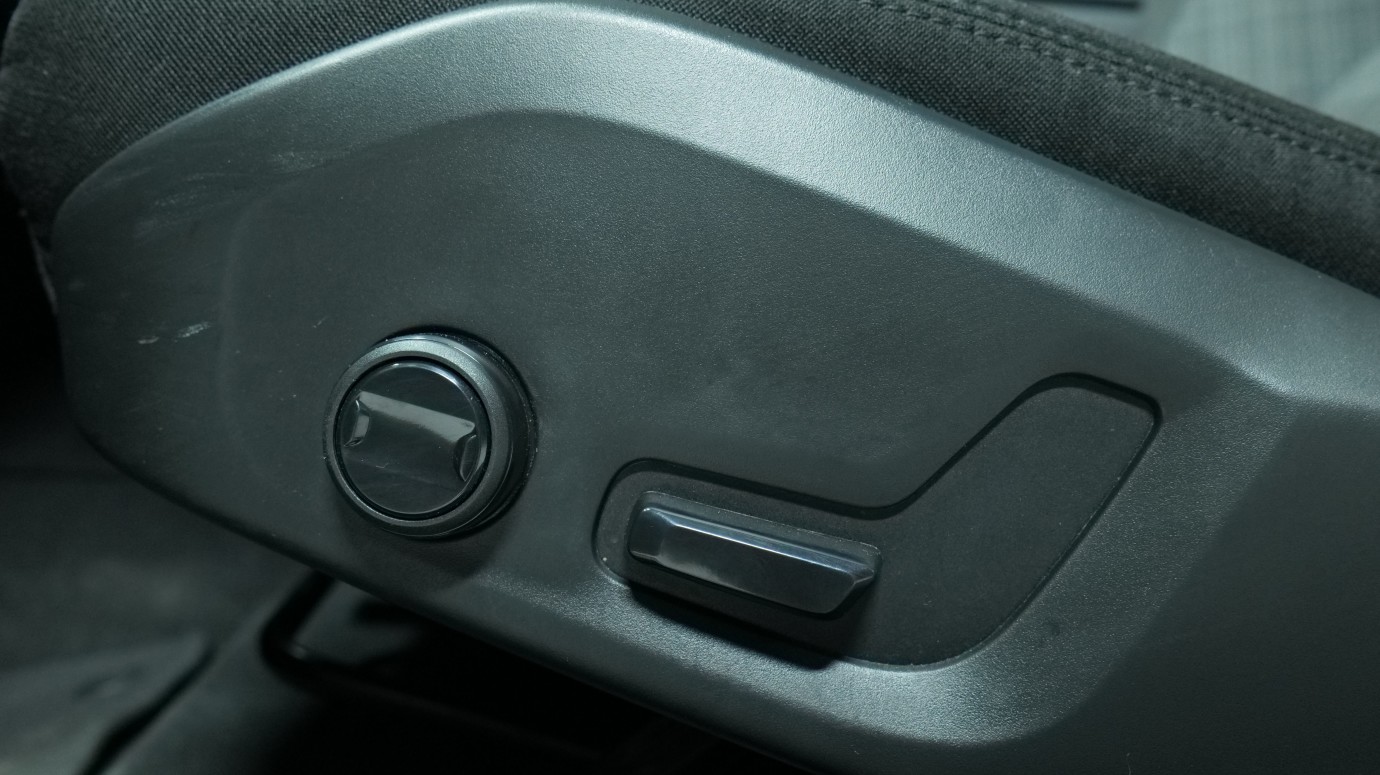Esittelykuva Volvo V60 bensiiniautosta.