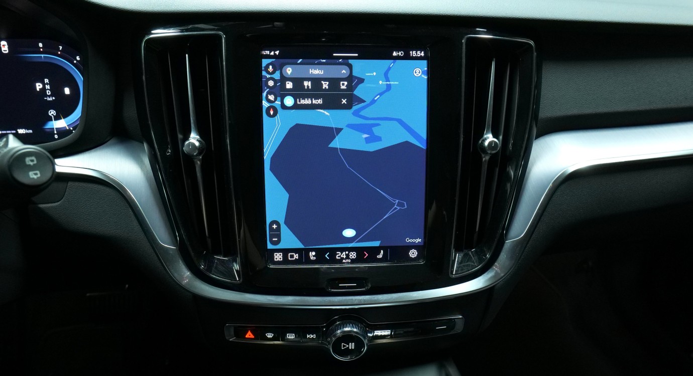 Esittelykuva Volvo V60 bensiiniautosta.