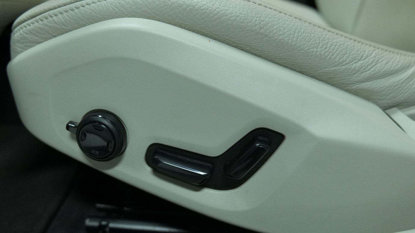 Esittelykuva Volvo V60 dieselautosta.