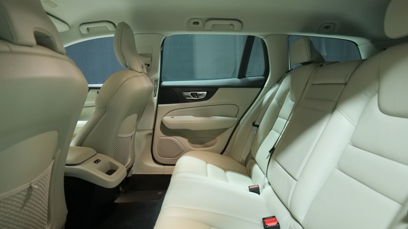 Esittelykuva Volvo V60 dieselautosta.