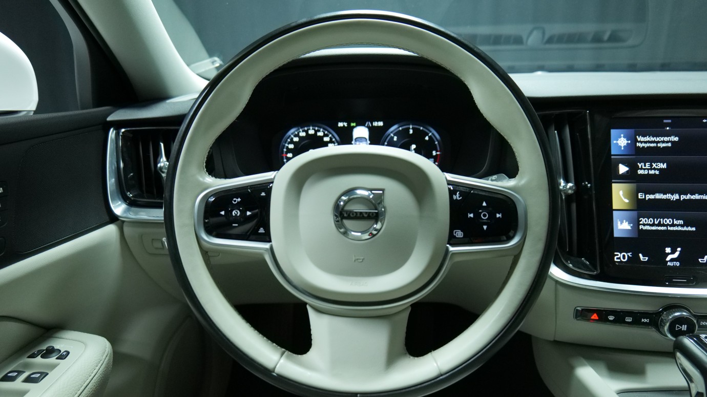 Esittelykuva Volvo V60 dieselautosta.